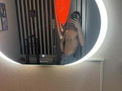 TommyGunLove - male webcam at xLoveCam