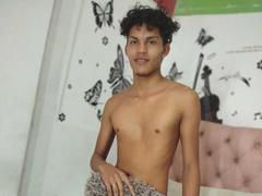 Totonev - male webcam at xLoveCam