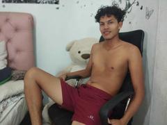 Totonev - male webcam at xLoveCam