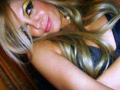 TranSexReine - blond shemale webcam at xLoveCam