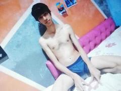 Tulipanti - shemale with red hair webcam at xLoveCam