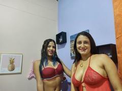 TwoBigPleasure - female with brown hair webcam at xLoveCam