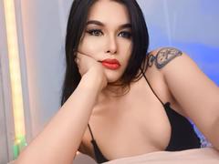 UrWildestDreamTsxoxo - shemale with black hair webcam at xLoveCam