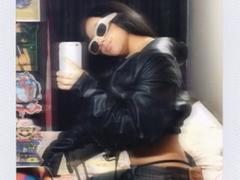 ValerieHang - female with black hair webcam at xLoveCam