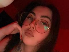 VelvetVixen - female with brown hair and  small tits webcam at xLoveCam