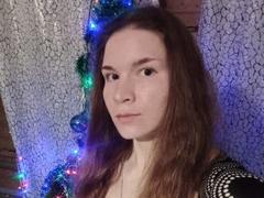 VeraKyk - female with brown hair webcam at xLoveCam