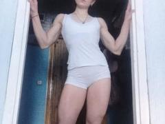 VeraKyk - female with brown hair webcam at xLoveCam