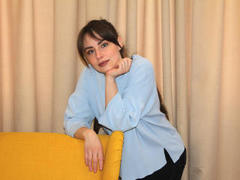 VeronicaNyman - female with brown hair webcam at LiveJasmin