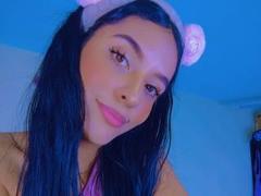 VickyHoney from xLoveCam