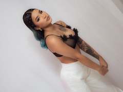 VictoriHilly - female with black hair webcam at xLoveCam