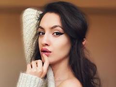 VievienneClemente - female with brown hair webcam at xLoveCam