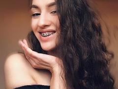 VievienneClemente - female with brown hair webcam at xLoveCam