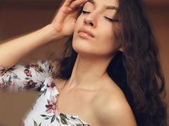 VievienneClemente - female with brown hair webcam at xLoveCam