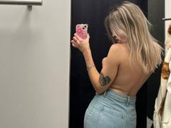 VikkyLikky - blond female webcam at xLoveCam