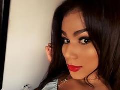 kitysweetts21 - shemale with brown hair webcam at ImLive