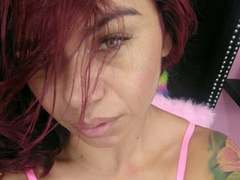 VioletaSlave - female with red hair webcam at xLoveCam