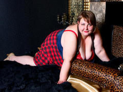 WBoutBBW - female with brown hair and  big tits webcam at xLoveCam