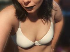 WorshipKate - female with black hair webcam at xLoveCam