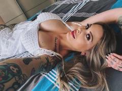 XANIA-WET - blond female webcam at xLoveCam