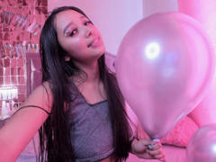 YasmineFoxy - female with black hair webcam at xLoveCam