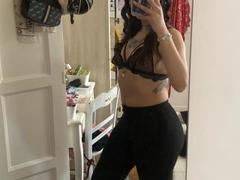 YassQueen - female webcam at xLoveCam