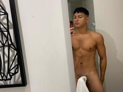 YeiSant - male webcam at xLoveCam