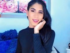 YoueenHanna - shemale with black hair webcam at xLoveCam