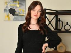 SophieSmithe - female with brown hair webcam at LiveJasmin