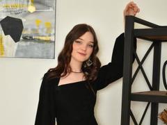 SophieSmithe - female with brown hair webcam at LiveJasmin