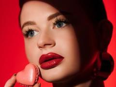 YourLana - female webcam at xLoveCam