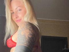 YourSweetBlondie - blond female with  small tits webcam at xLoveCam