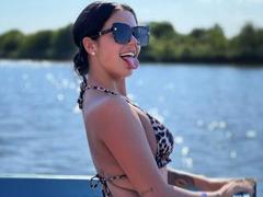 Yuukenzi - female with black hair webcam at xLoveCam