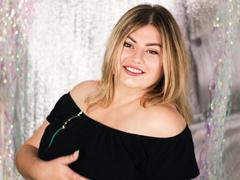 ZannaDreil - blond female webcam at xLoveCam