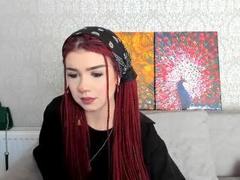 Zanoza - female with red hair webcam at xLoveCam