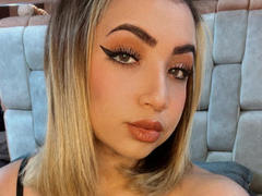 ZaraStone - female with brown hair and  small tits webcam at xLoveCam