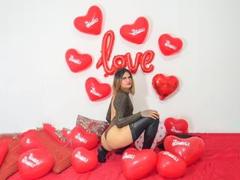 ZoeMille - shemale webcam at xLoveCam
