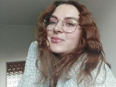 ZoeyFancy - female with red hair webcam at xLoveCam