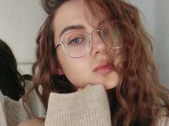 ZoeyFancy - female with red hair webcam at xLoveCam