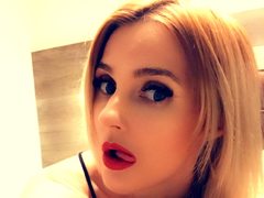 AddaBora - blond female webcam at LiveJasmin