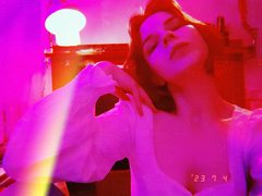 AdelHeide - female with brown hair webcam at xLoveCam