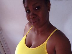 AGATAFOX - female with brown hair and  big tits webcam at ImLive