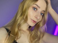 AgathaPlay - female webcam at ImLive