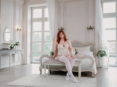 AinaBright - female with brown hair and  big tits webcam at ImLive