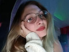 AkiroKim - blond female webcam at LiveJasmin