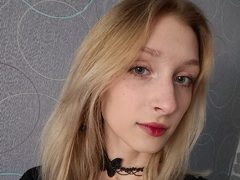 AkiroKim - blond female webcam at LiveJasmin