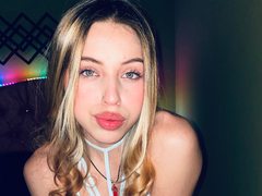 Alaia01 - blond female with  small tits webcam at ImLive
