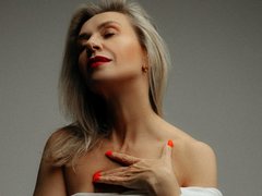 Marmelladkaa - blond female webcam at xLoveCam