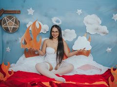 AliPetite - female with black hair webcam at ImLive