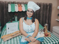 AliPetite - female with black hair webcam at ImLive