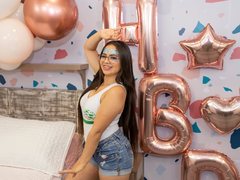 AliPetite - female with black hair webcam at ImLive